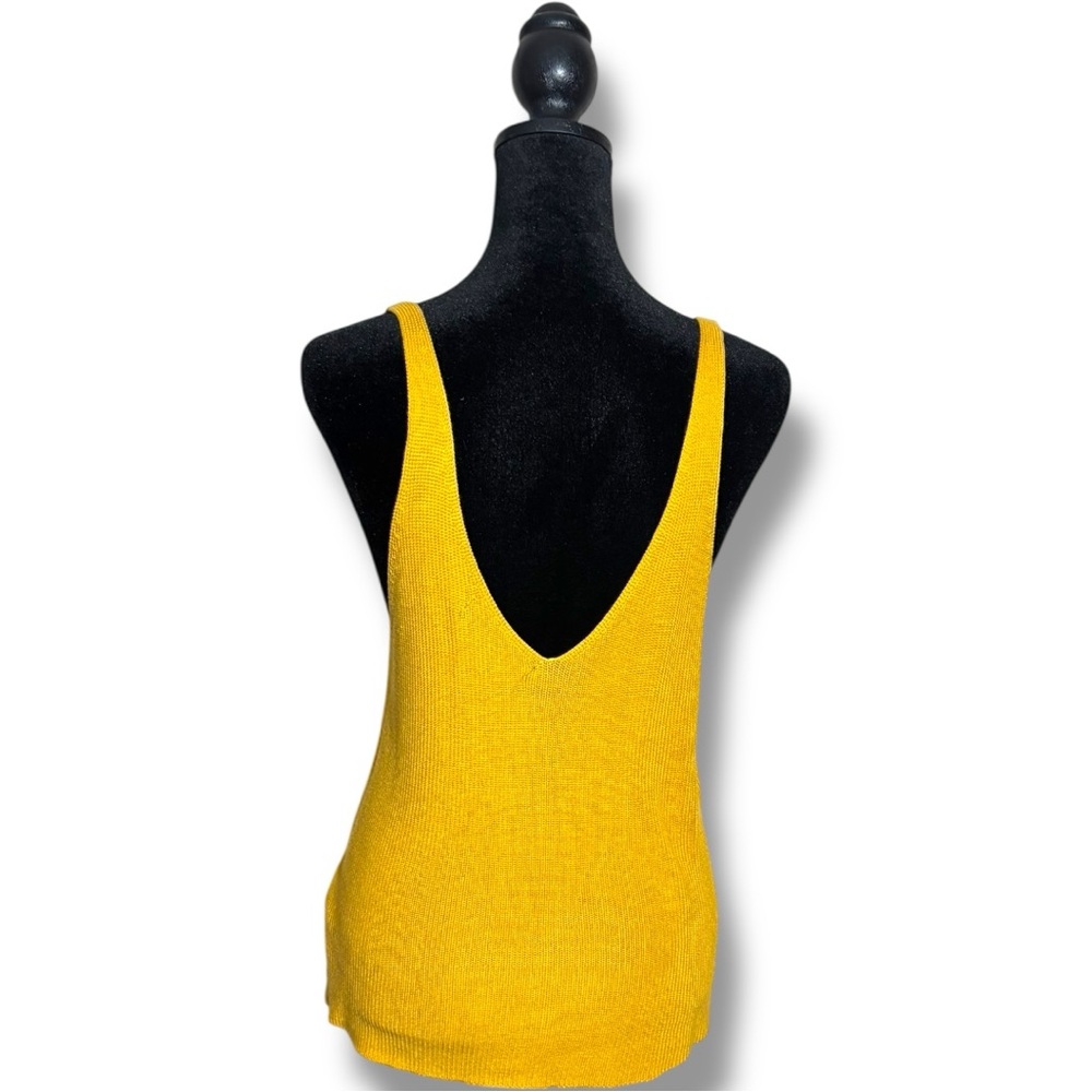Forever 21 Mustard Knit V Neck Relaxed Fit Sleeveless Classic Style Tank Top - Picture 5 of 14